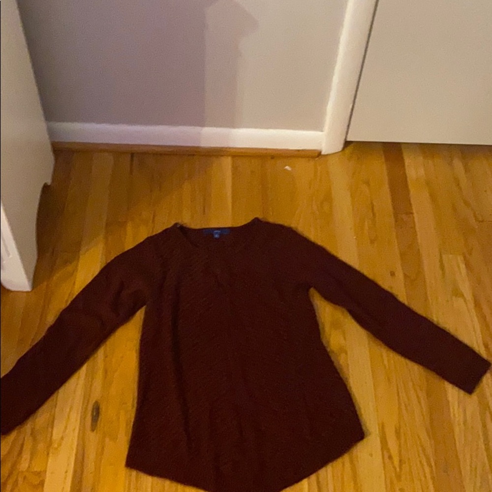 Maroon sweater
